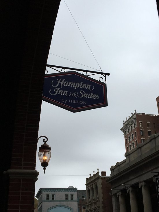 Sign at the entrance to Hampton